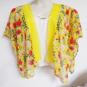 Signature Studio Size 1x yellow floral top 2 piece
